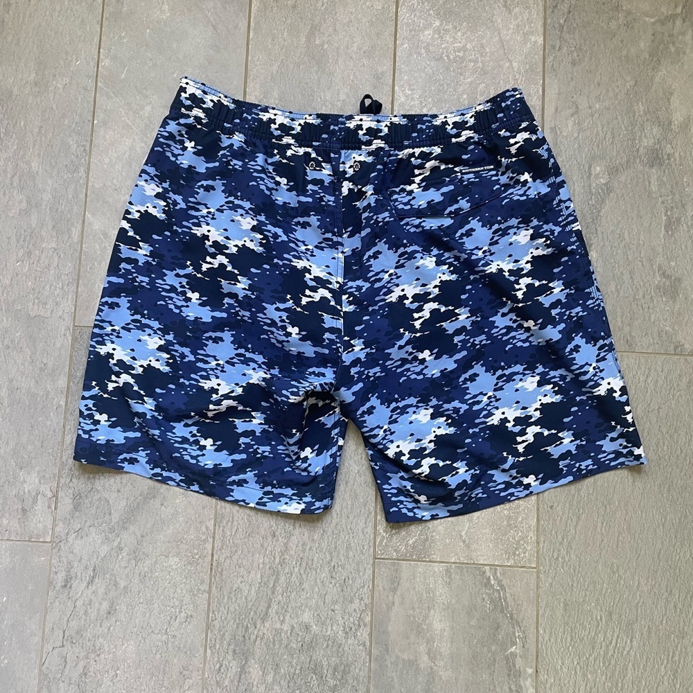 Southern Tide Graffiti Camo Swim Trunk Lined Blue XL - Picture 3 of 5